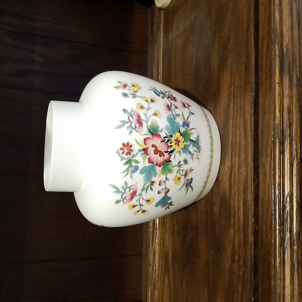Coalport Bone China Large Ginger Jar Vase in Ming Rose Pattern.